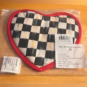 MacKenzie-Childs NWT sweet, cotton Courtly Check® Heart Pot Holder w/hang tab.